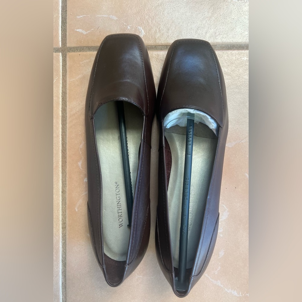 Woman’s Worthington Flat Shoes - Picture 2 of 7